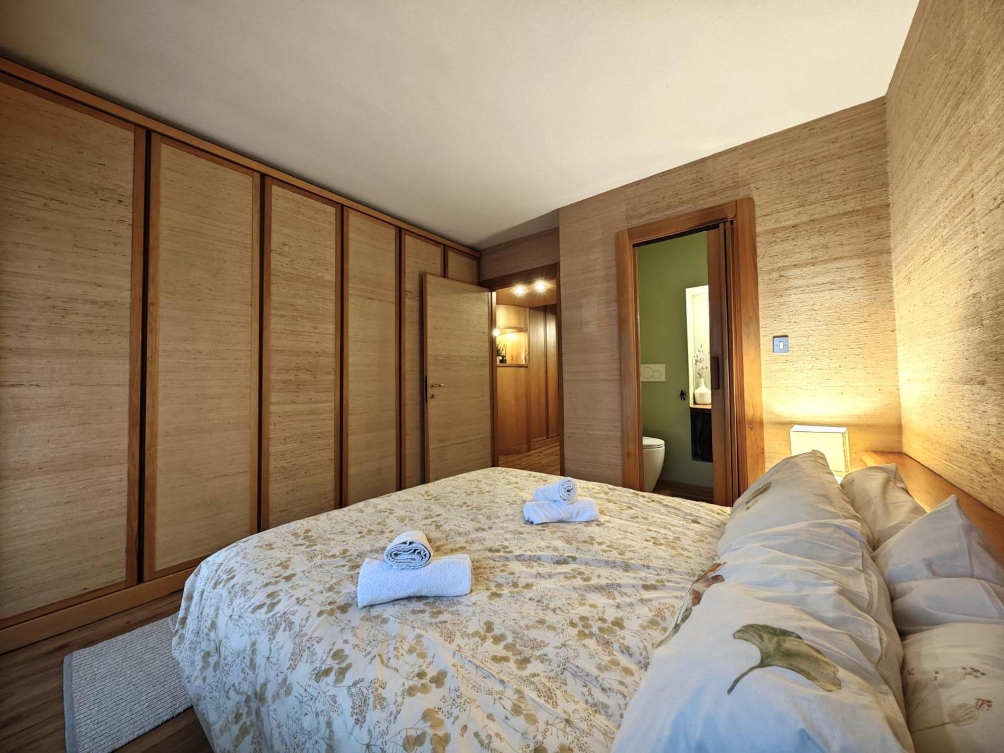 Hostdomus - Il Cerbiatto Apartment セストリエーレ エクステリア 写真